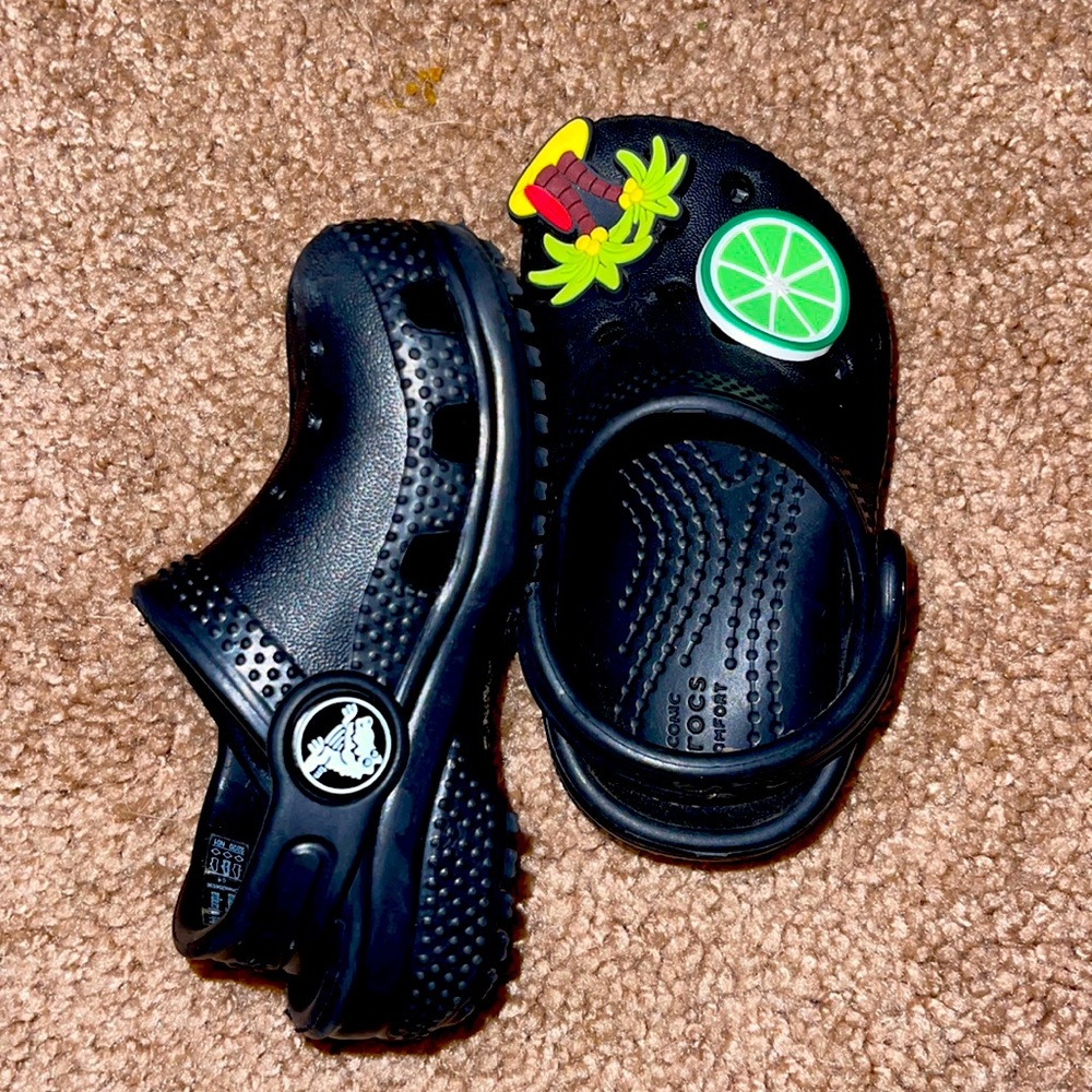 toddler/baby crocs with croc holes